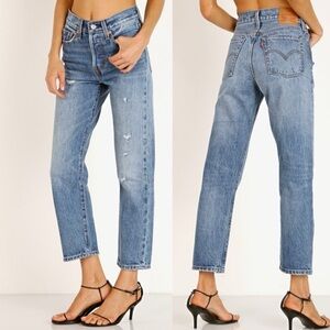 Levi's Wedgie Straight Leg Jean in Medium to Light Wash 100% Cotton Size 27